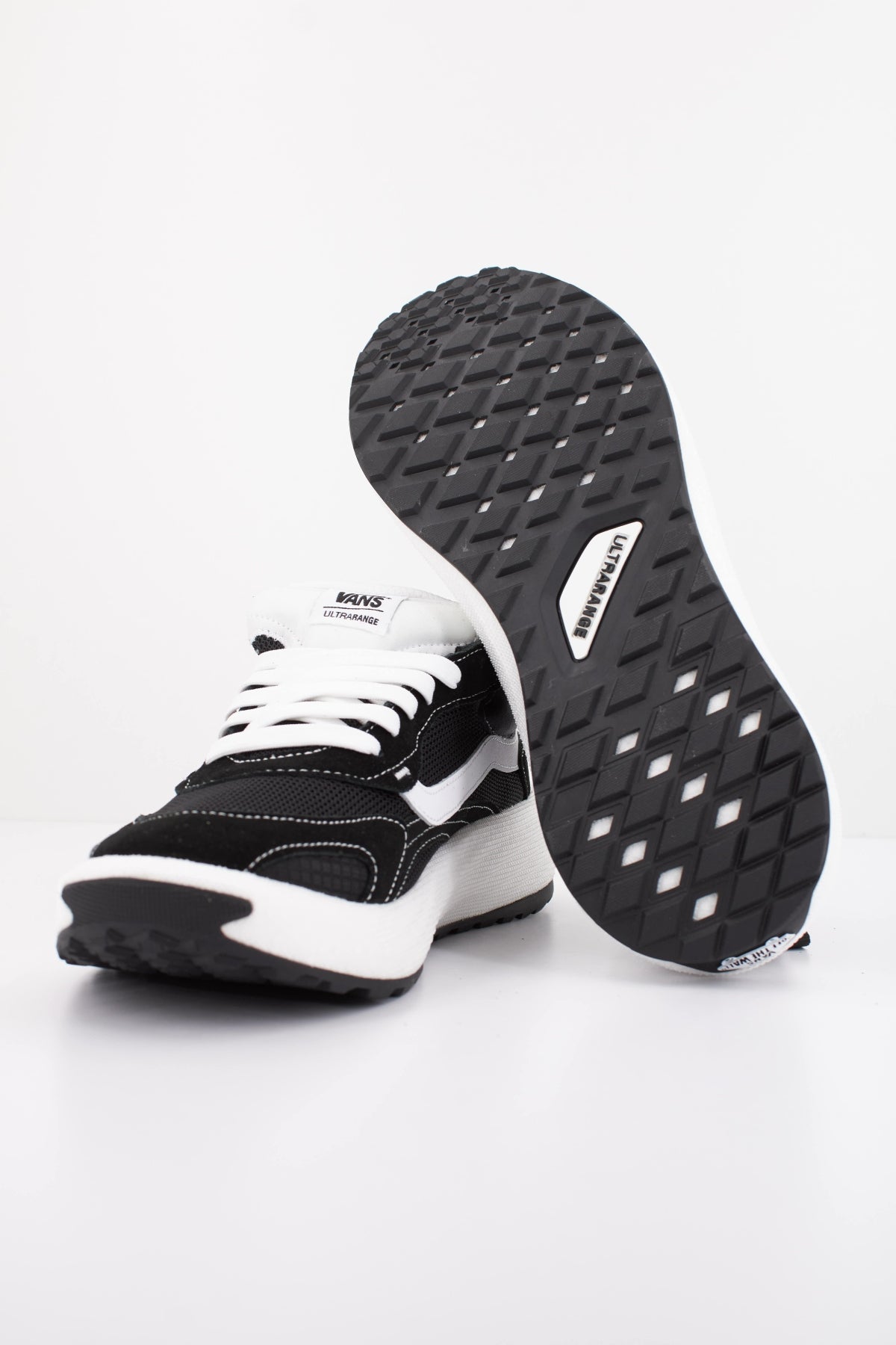 VANS ULTRARANGE NEO . en color NEGRO  (5)