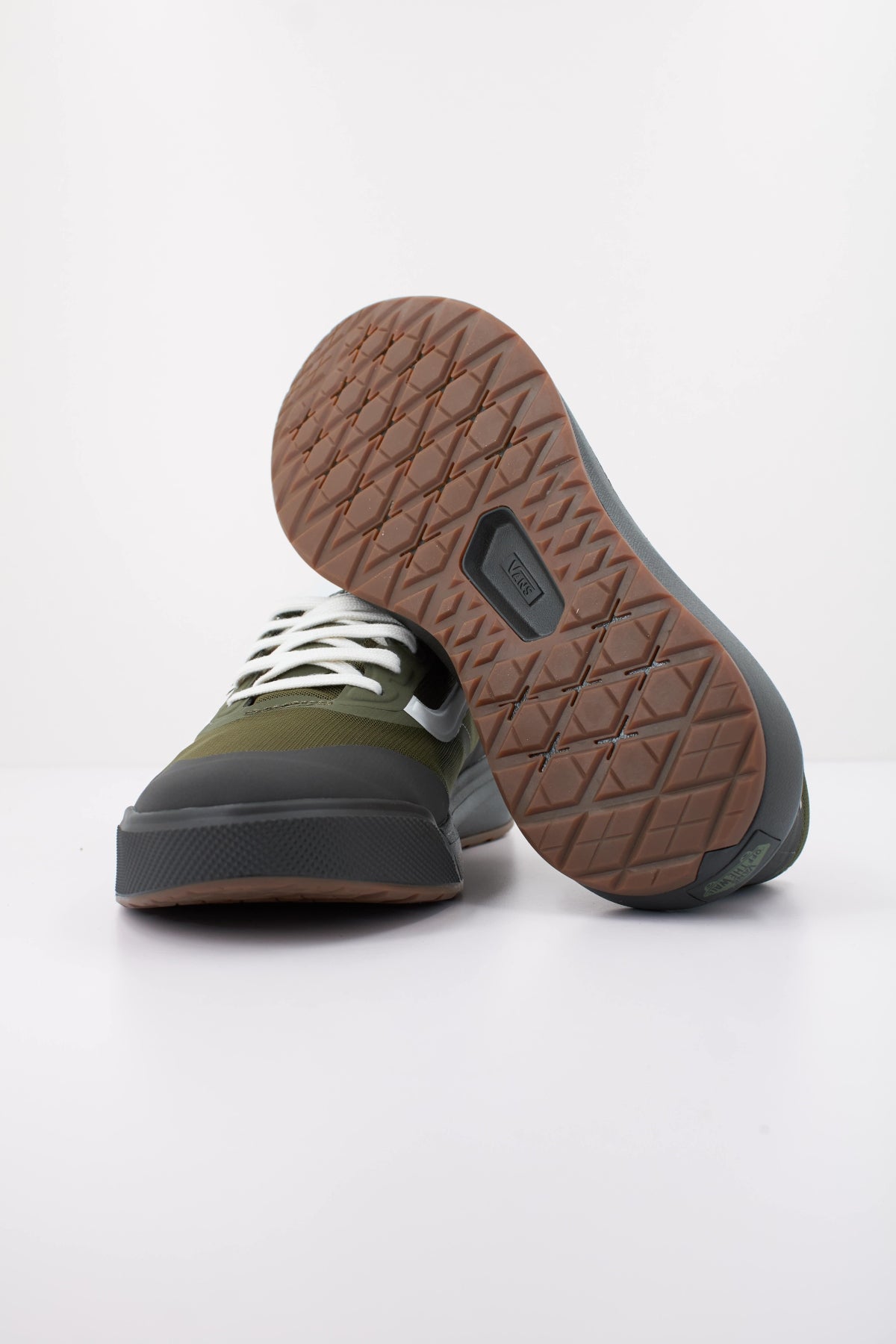 VANS ULTRARANGE  en color VERDE  (5)