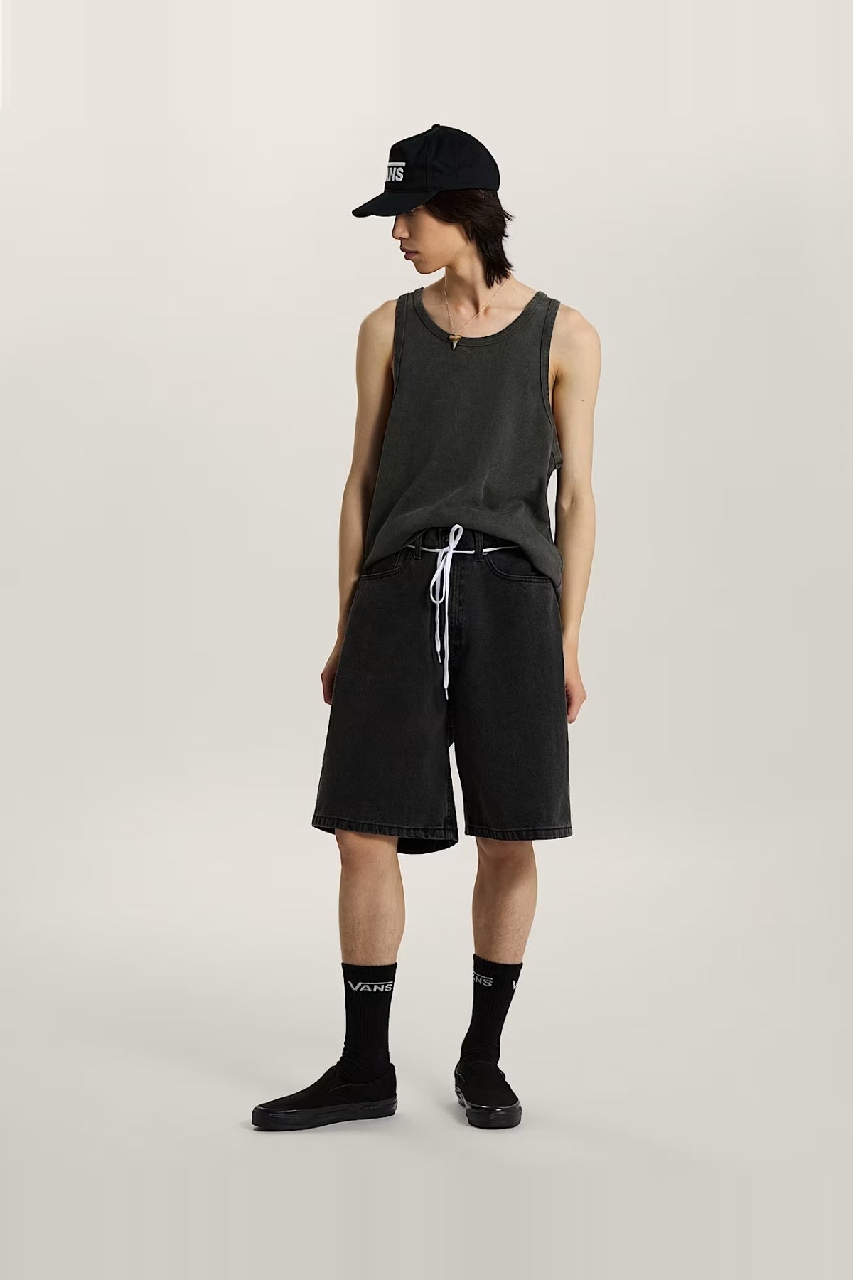 VANS VNQBVBLK CLASSIC CREW en color NEGRO  (3)