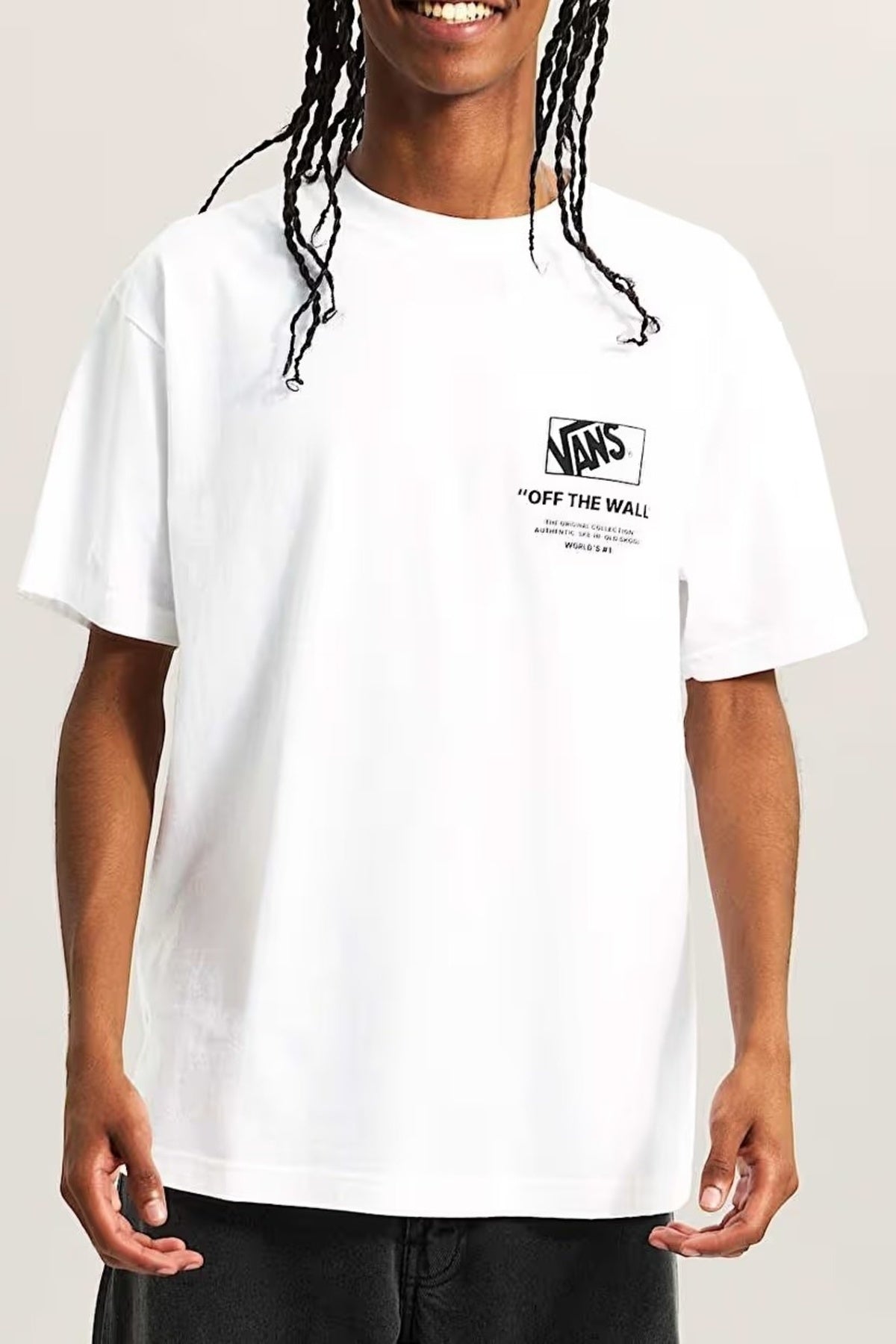 VANS VNPEWWHT STACKED HI SS TEE en color BLANCO  (1)