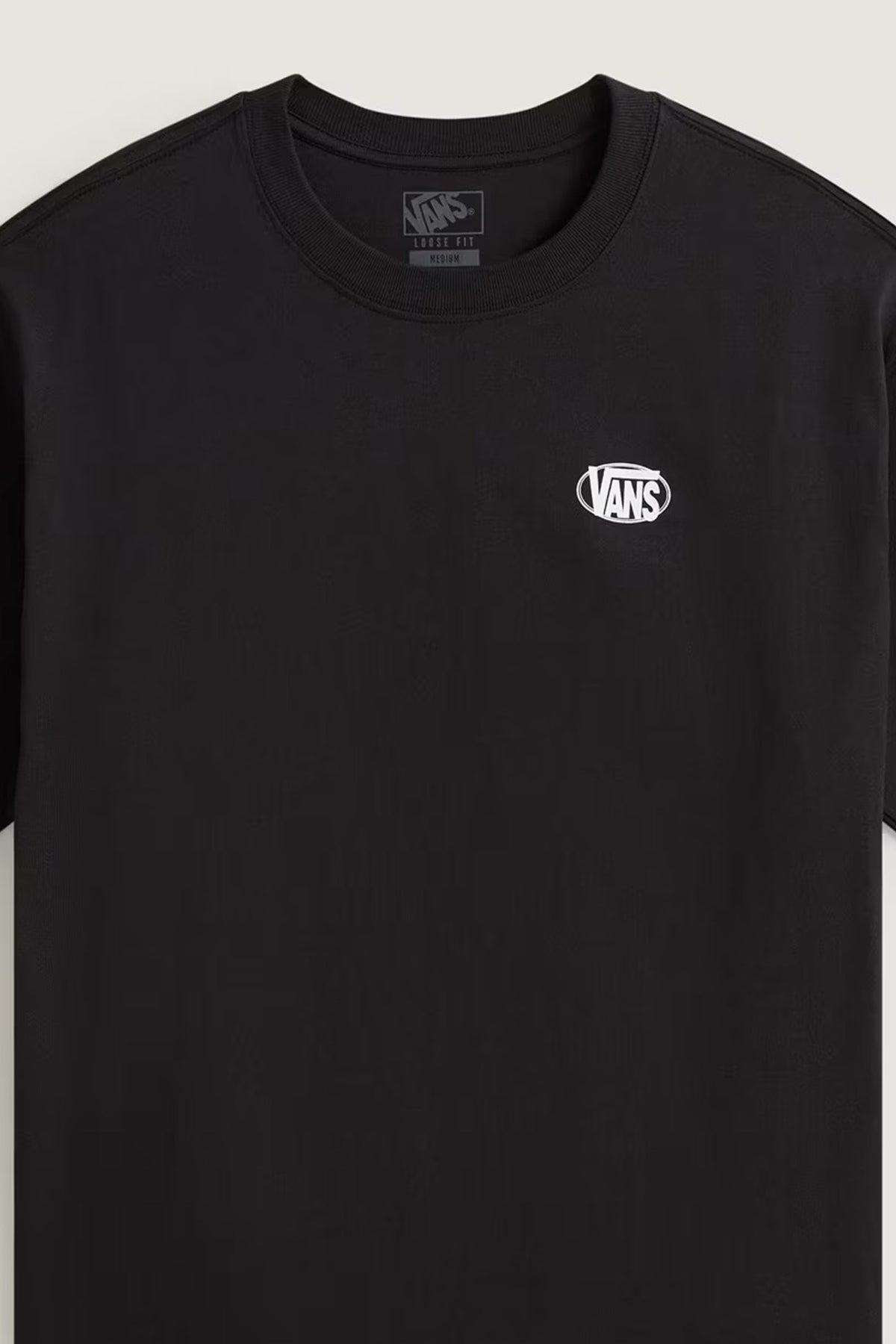 VANS VNFEBLK OVAL LOGO LOOSE SS TEE en color NEGRO  (3)