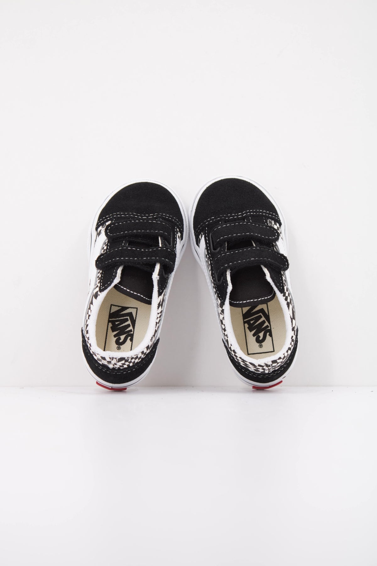 VANS VNCTG OLD SKOOL V VNWR en color NEGRO  (3)