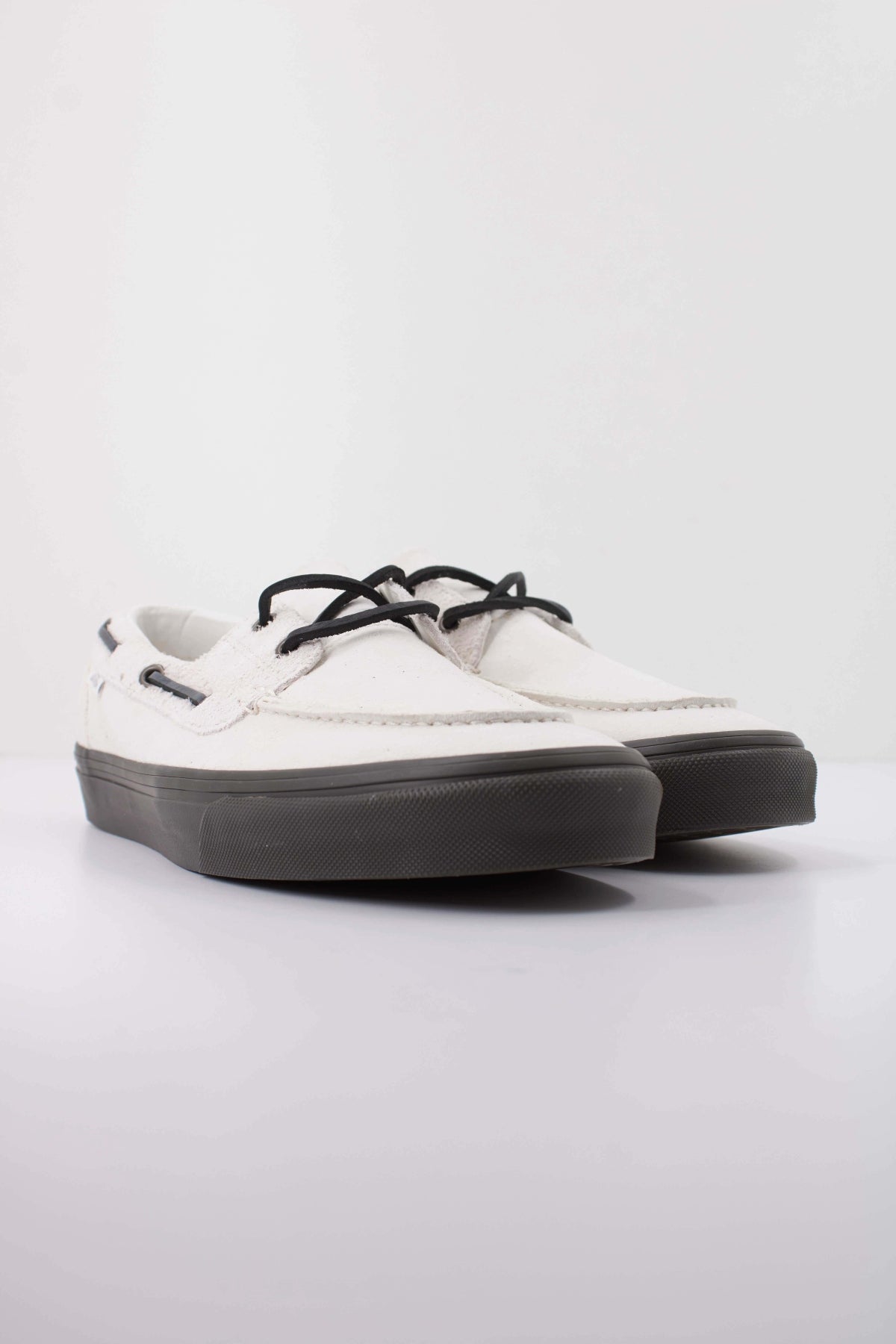 VANS VNZCJ -EYELET BOAT SHOE en color BLANCO  (2)