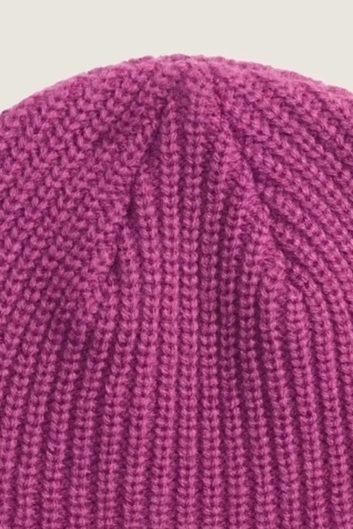 VANS VNQBGSC CORE BASIC CUFF BEANIE en color ROSA  (2)