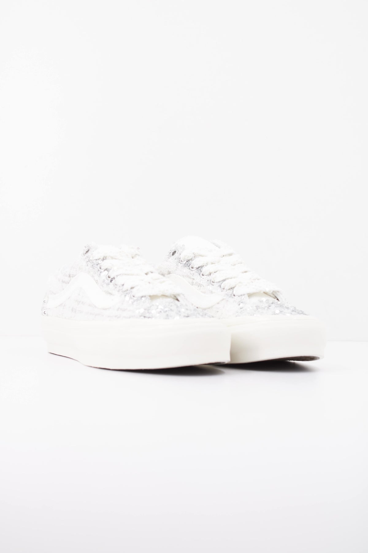 VANS VNEHDCJA LX OLD SKOOL  FUZZ en color BLANCO  (2)