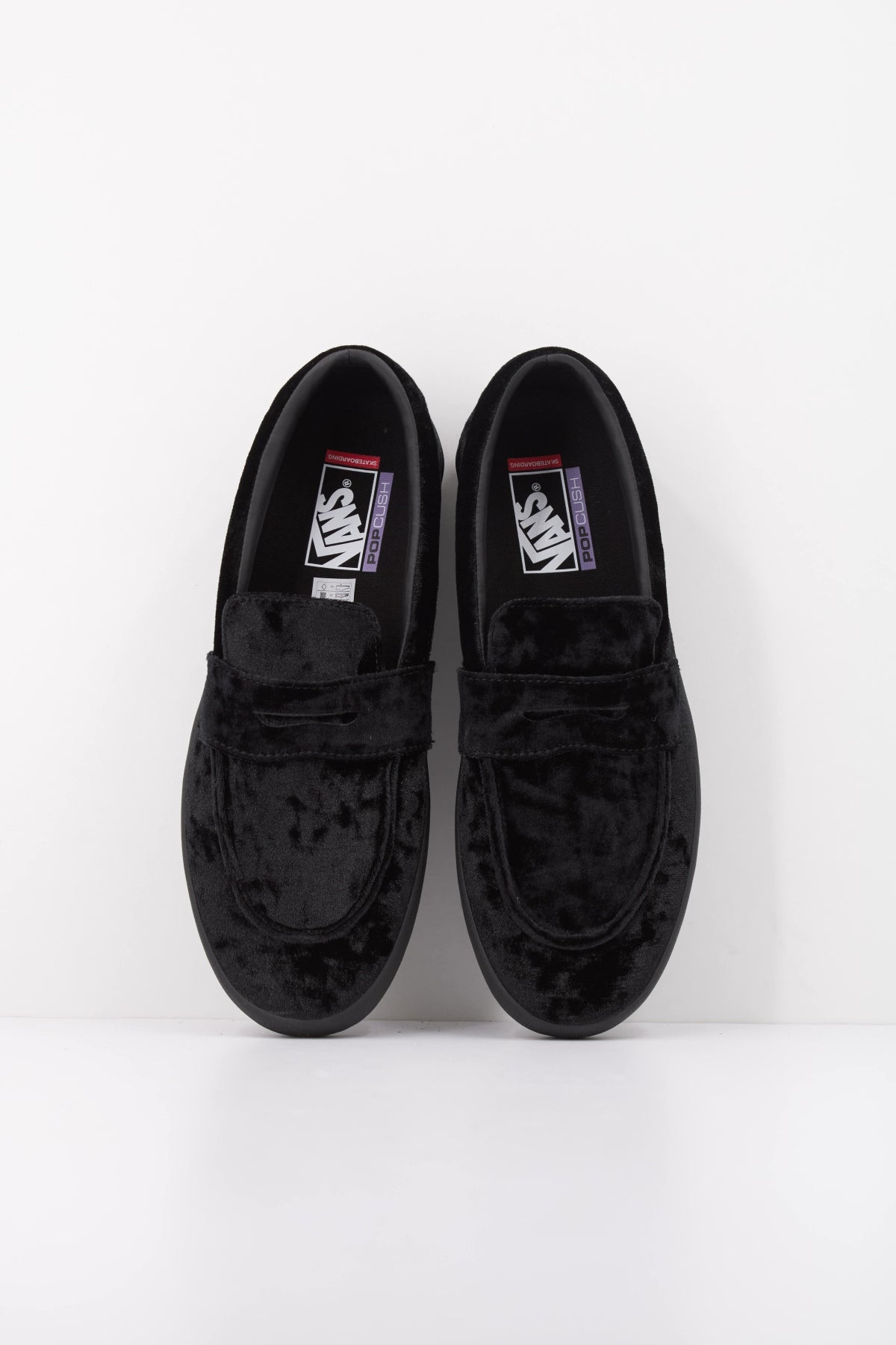 VANS VNZQBM SKATE LOAFER VLVT en color NEGRO  (3)