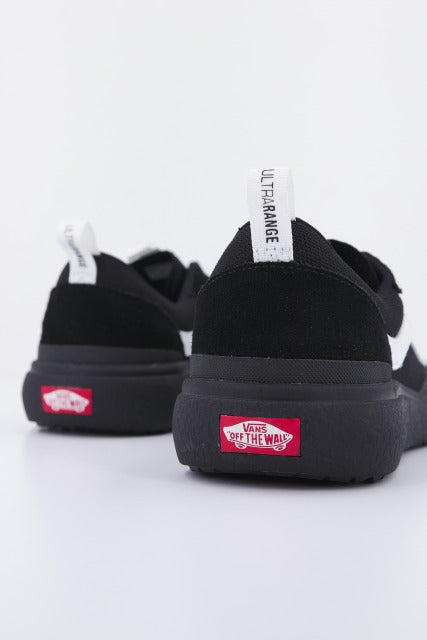 VANS UA ULTRARANGE EXO SE en color NEGRO  (3)