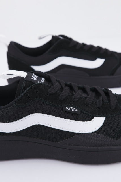 VANS UA ULTRARANGE EXO SE en color NEGRO  (4)