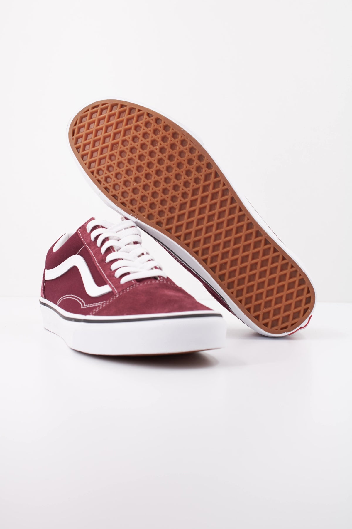 VANS VNAGU  en color BURDEOS  (5)