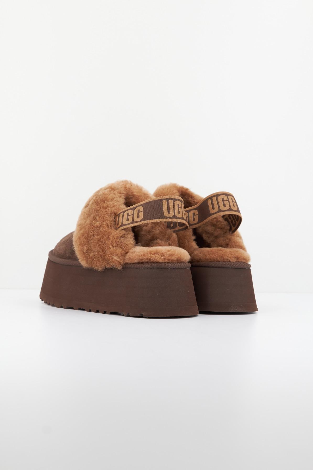 UGG FUNKETTE en color MARRON  (3)
