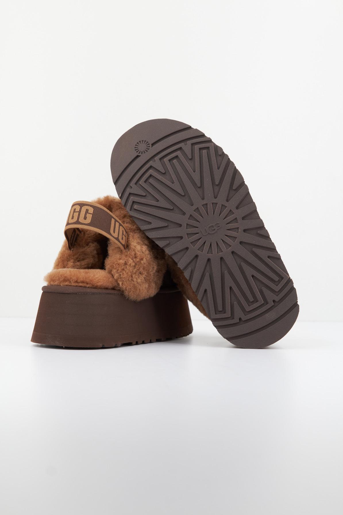 UGG FUNKETTE en color MARRON  (4)
