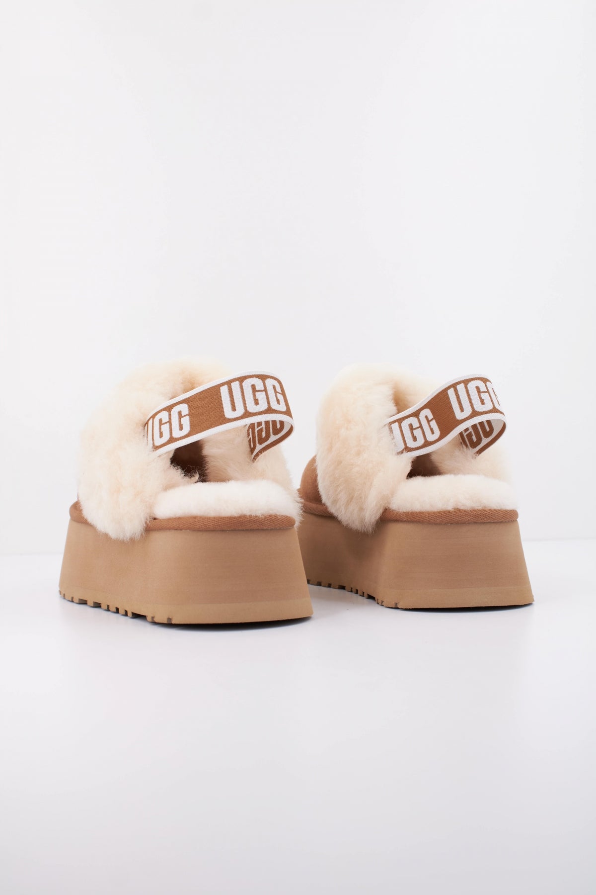UGG FUNKETTE en color MARRON  (4)