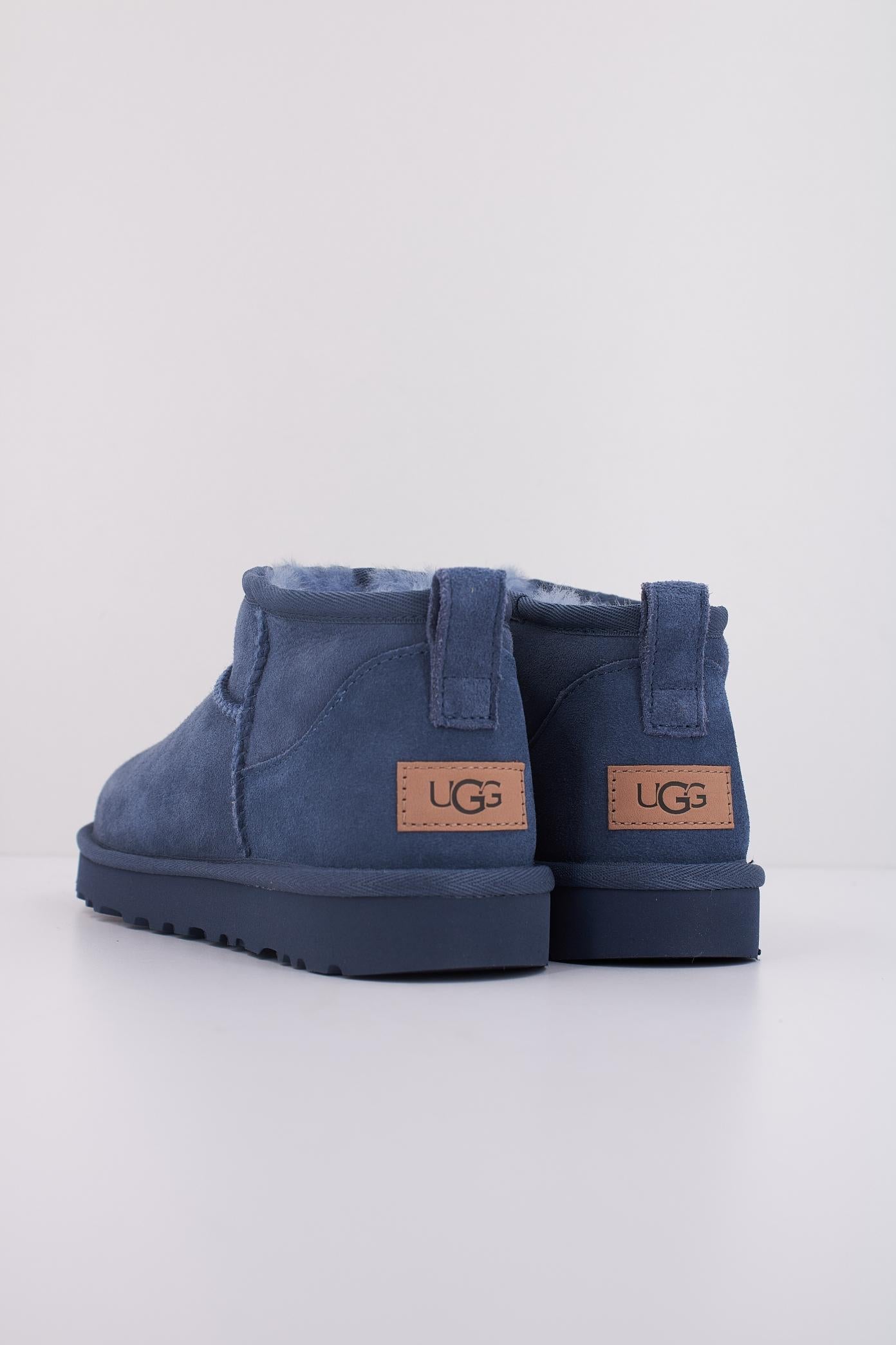UGG W CLASSIC ULTRA MINI en color AZUL  (4)