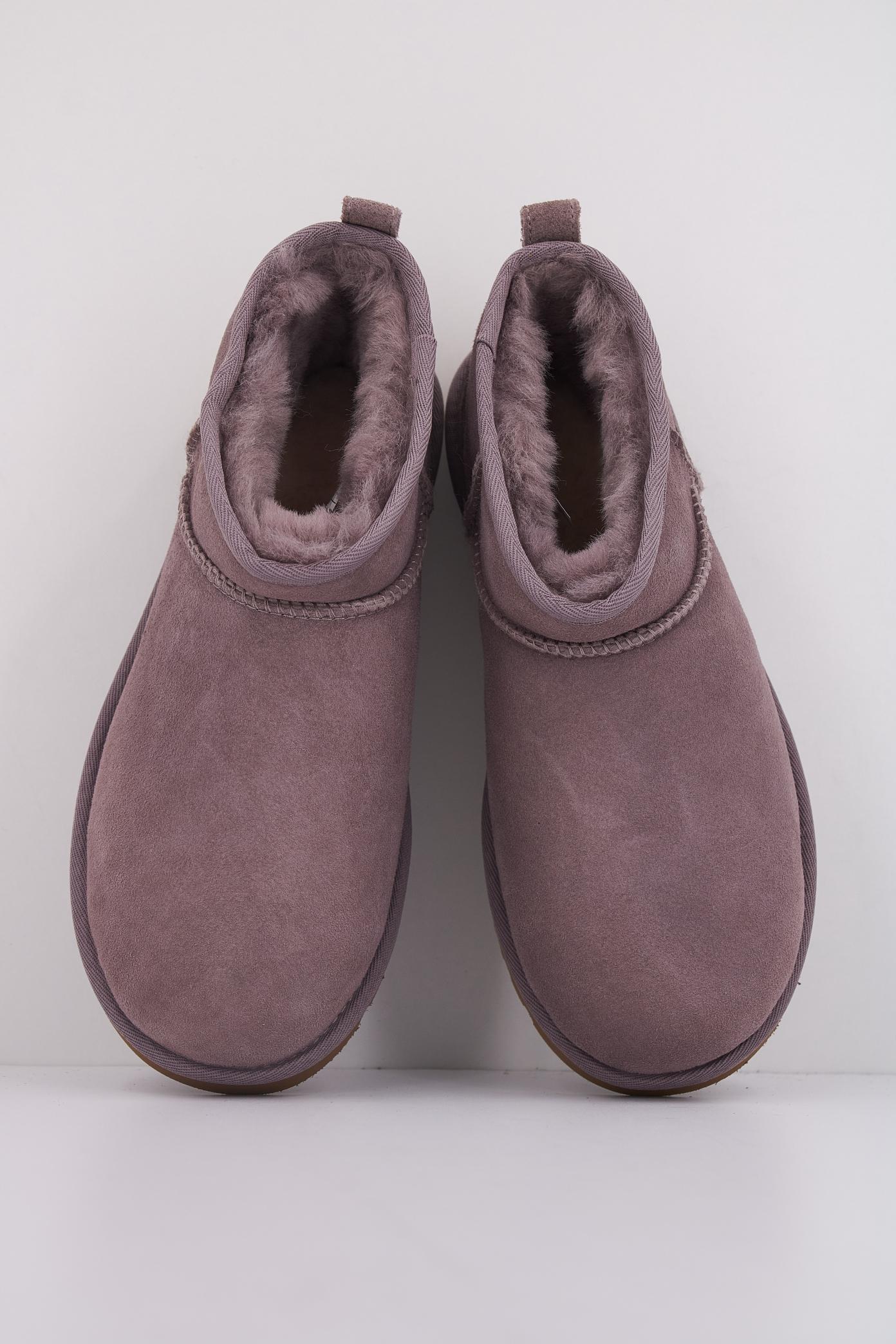 UGG W CLASSIC ULTRA MINI en color VIOLETA  (3)
