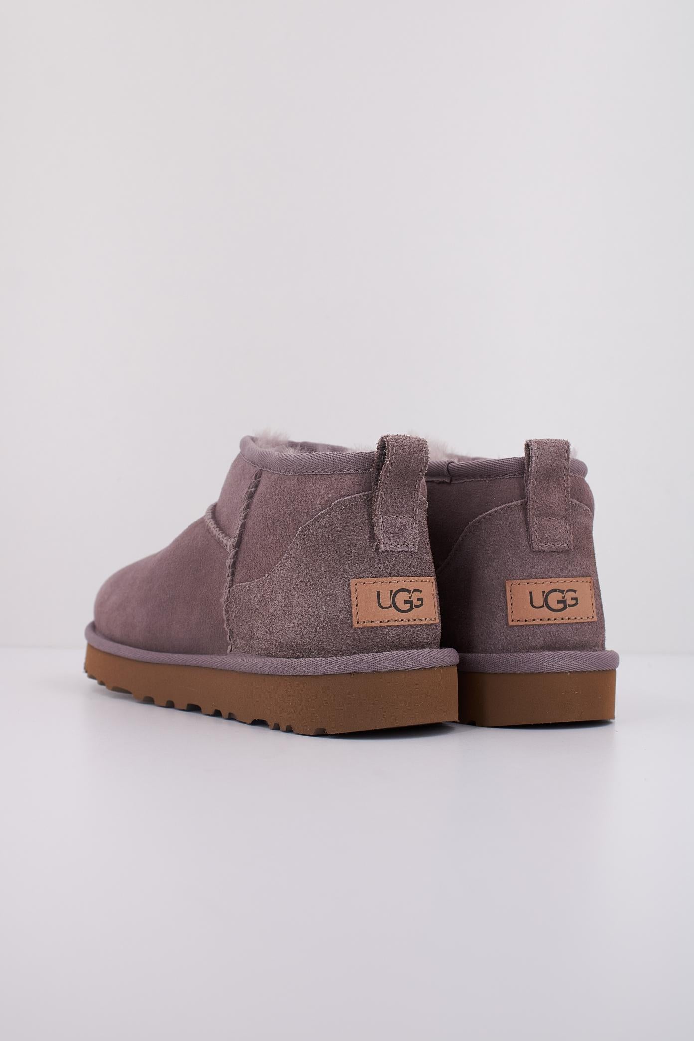UGG W CLASSIC ULTRA MINI en color VIOLETA  (4)