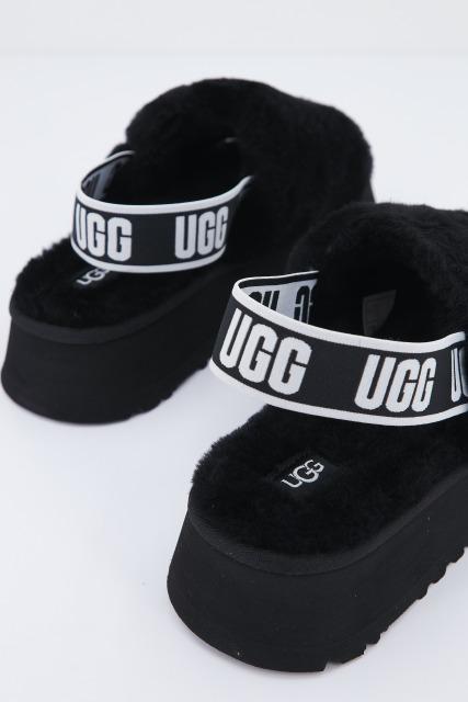 UGG W DISCO SLIDE en color NEGRO  (3)