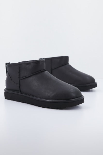 UGG W CLASSIC ULTRA MINI en color NEGRO  (2)