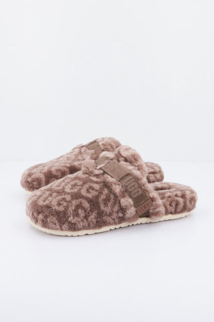 UGG M FLUFF IT POP en color MARRON  (1)