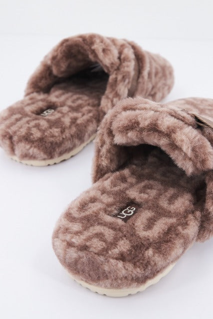 UGG M FLUFF IT POP en color MARRON  (3)