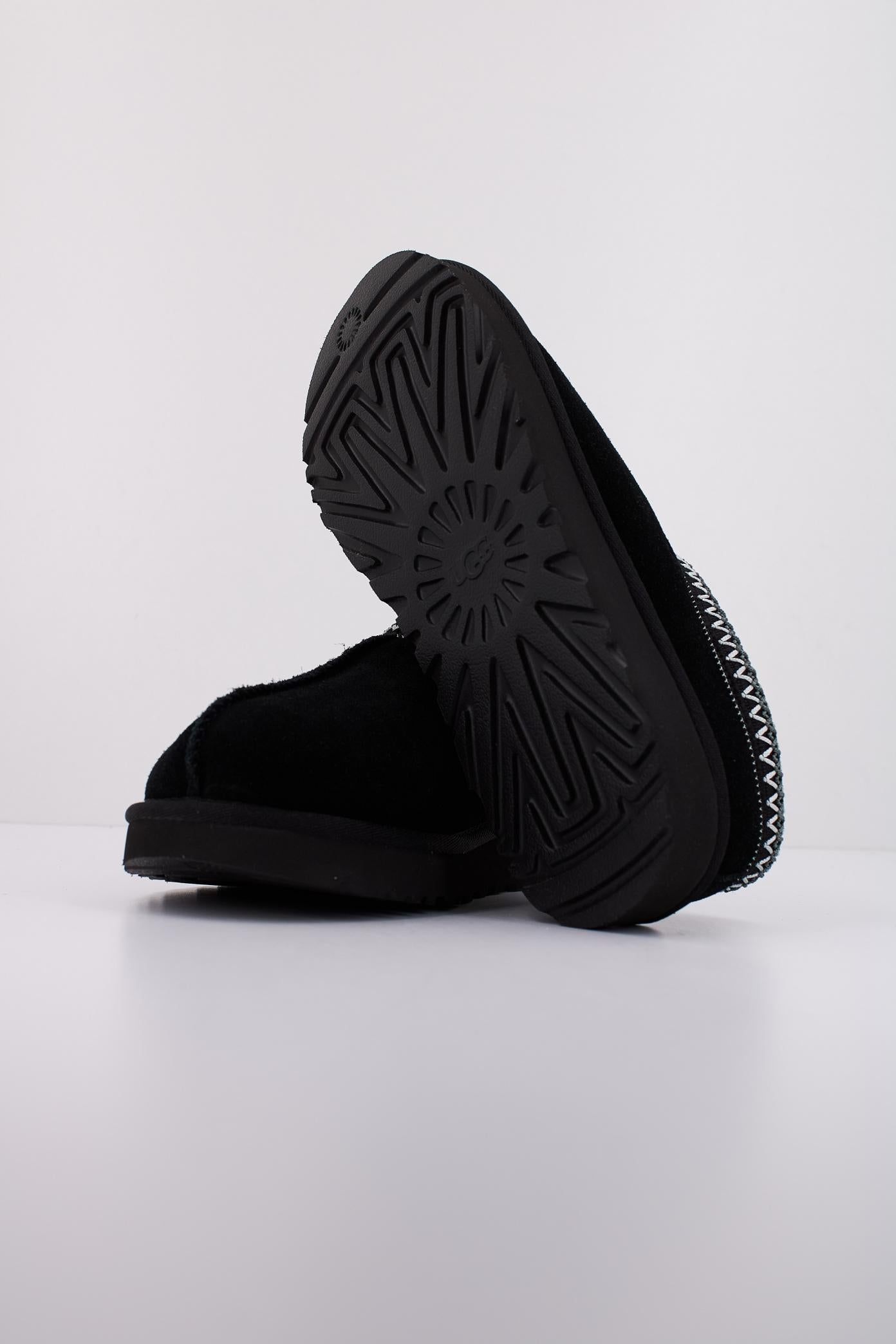 UGG W TASMAN en color NEGRO  (5)