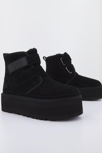 UGG W NEUMEL PLATFORM en color NEGRO  (1)
