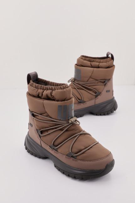 UGG W YOSE PUFFER MID en color MARRON  (1)