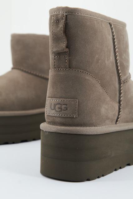 UGG W CLASSIC MINI PLATFORM en color GRIS  (4)