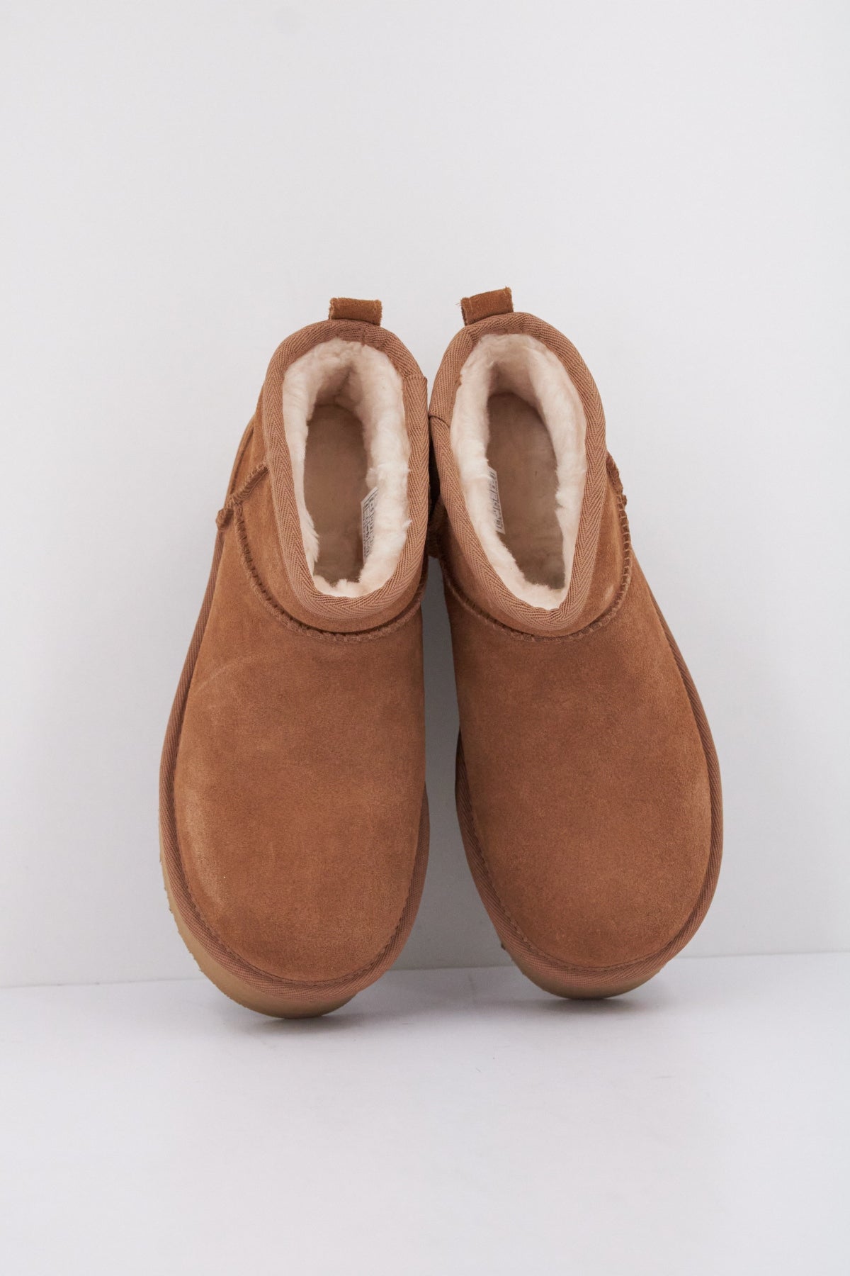 UGG CLASSIC ULTRA MINI PLATF en color MARRON  (3)