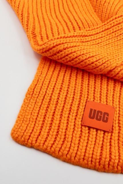 UGG  CHUNKY RIB KNIT SCARF en color NARANJA  (2)