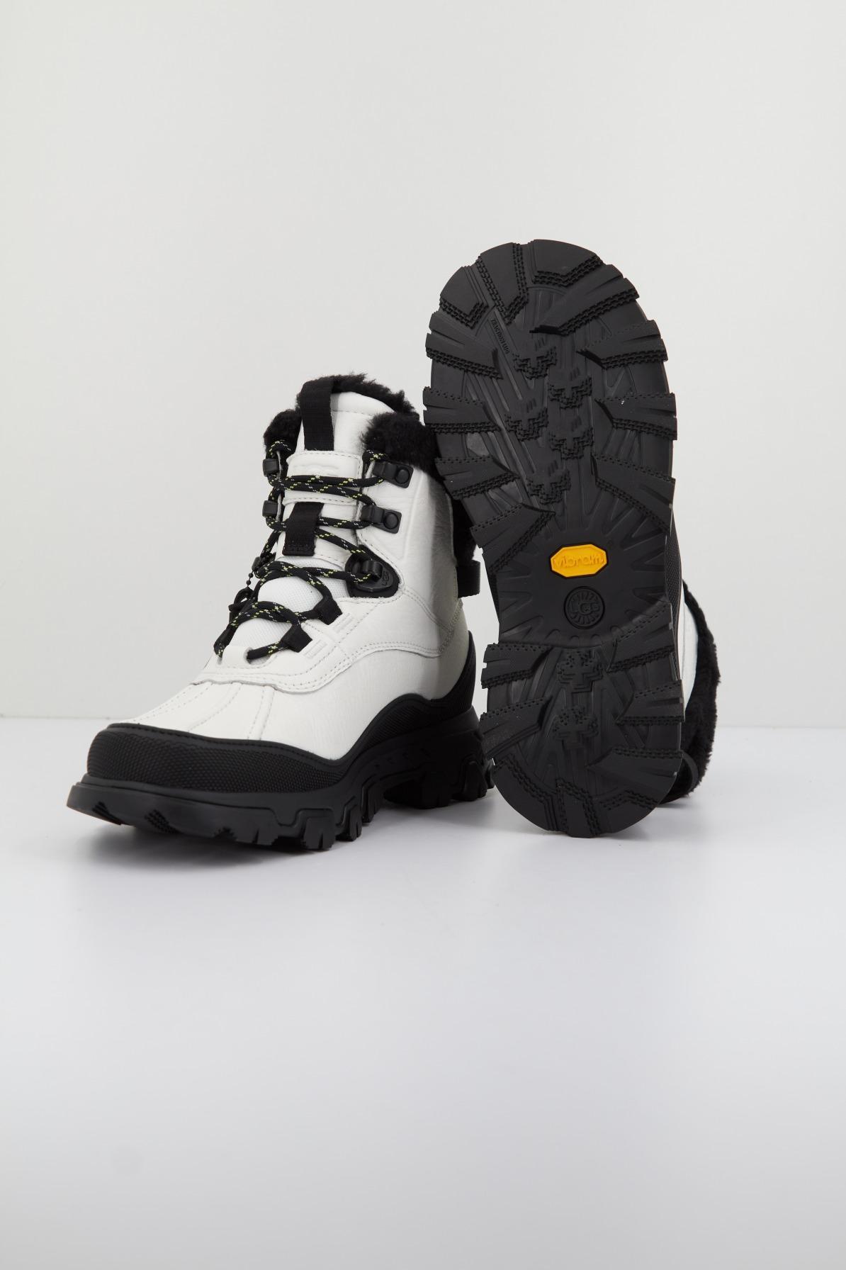 UGG W ADIRONDACK MERIDIAN HIKER en color BLANCO  (4)