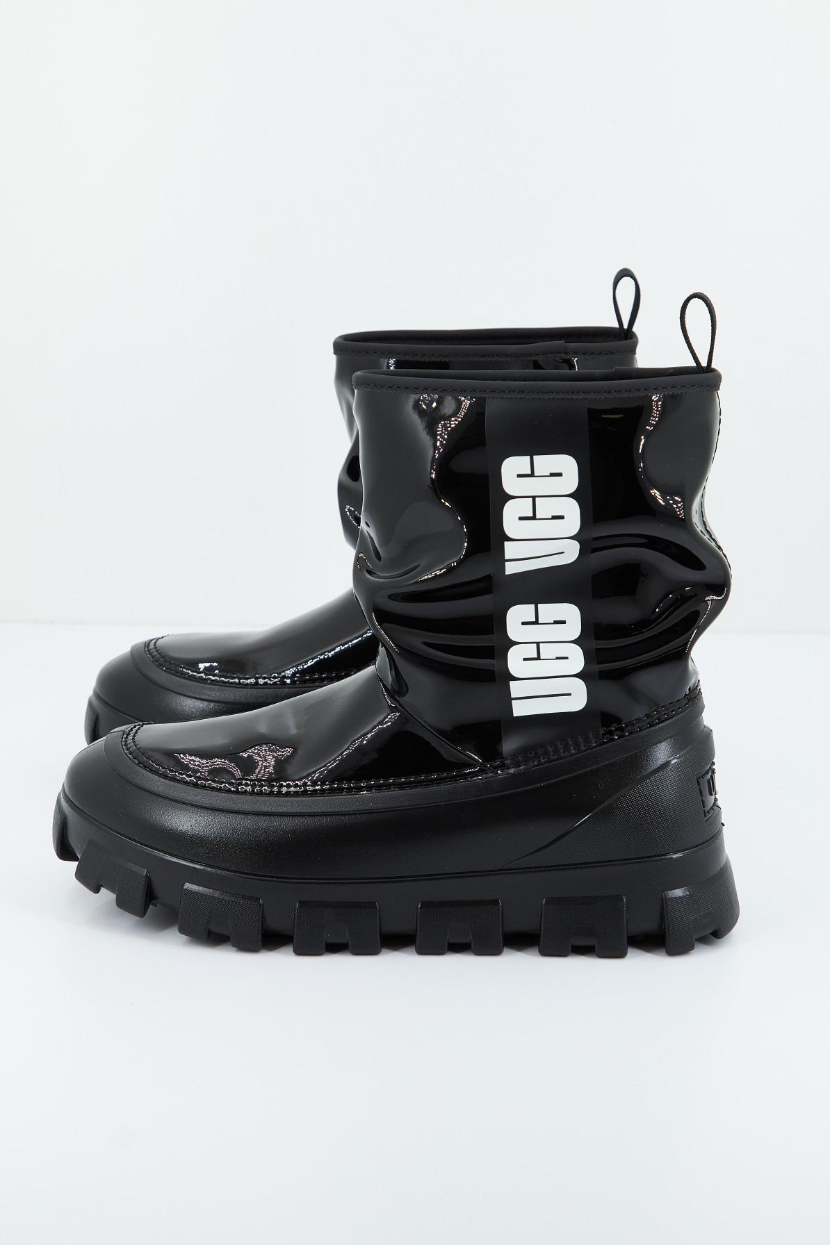 UGG W CLASSIC BRELLAH MINI en color NEGRO  (1)