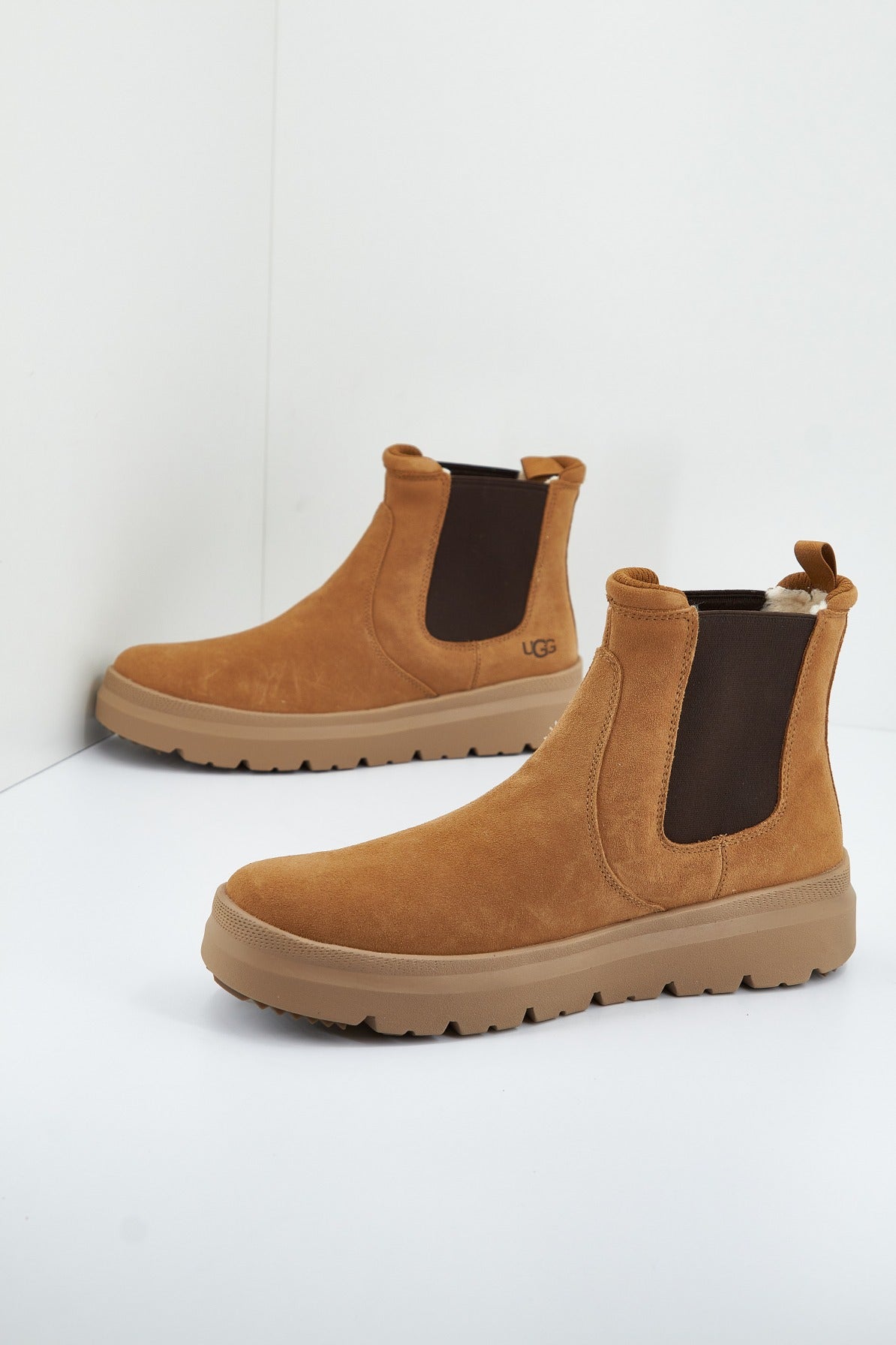 UGG M BURLEIGH CHELSEA en color MARRON  (2)