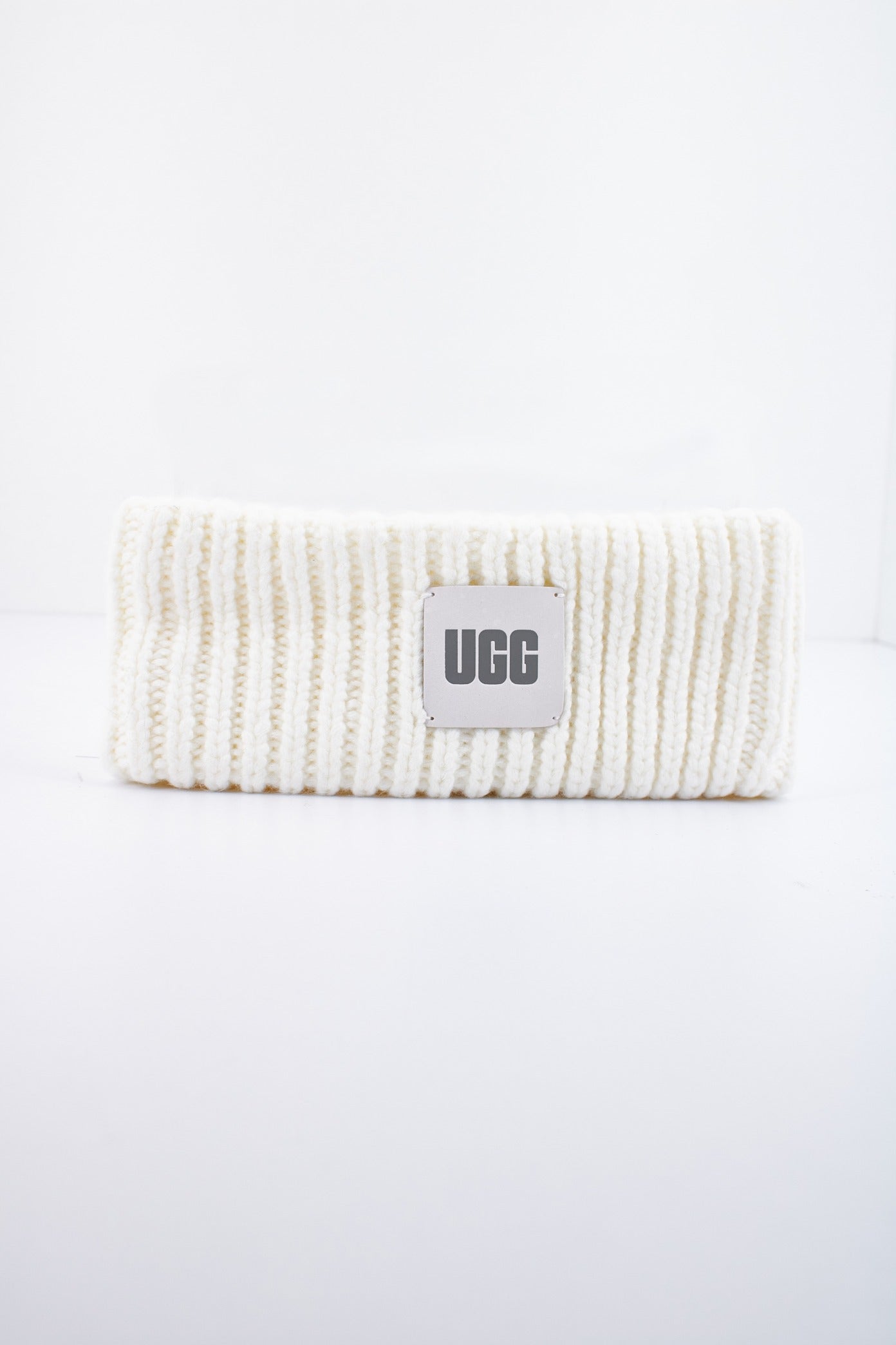 UGG W CHUNKY RIBBED HEADBAND en color BLANCO  (1)