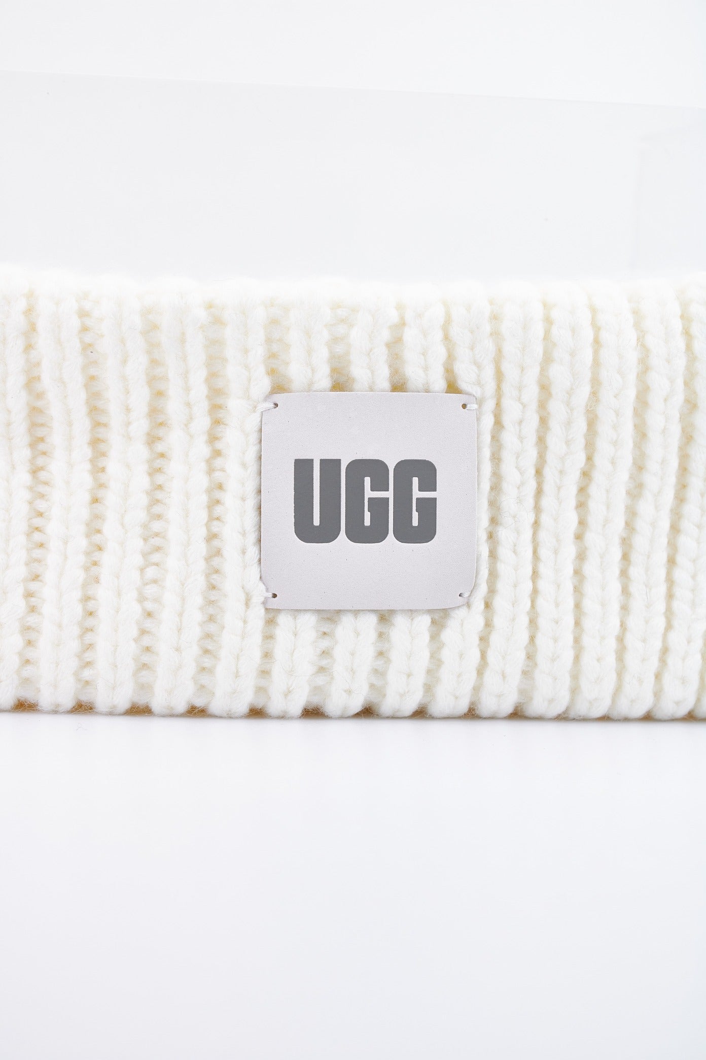 UGG W CHUNKY RIBBED HEADBAND en color BLANCO  (3)