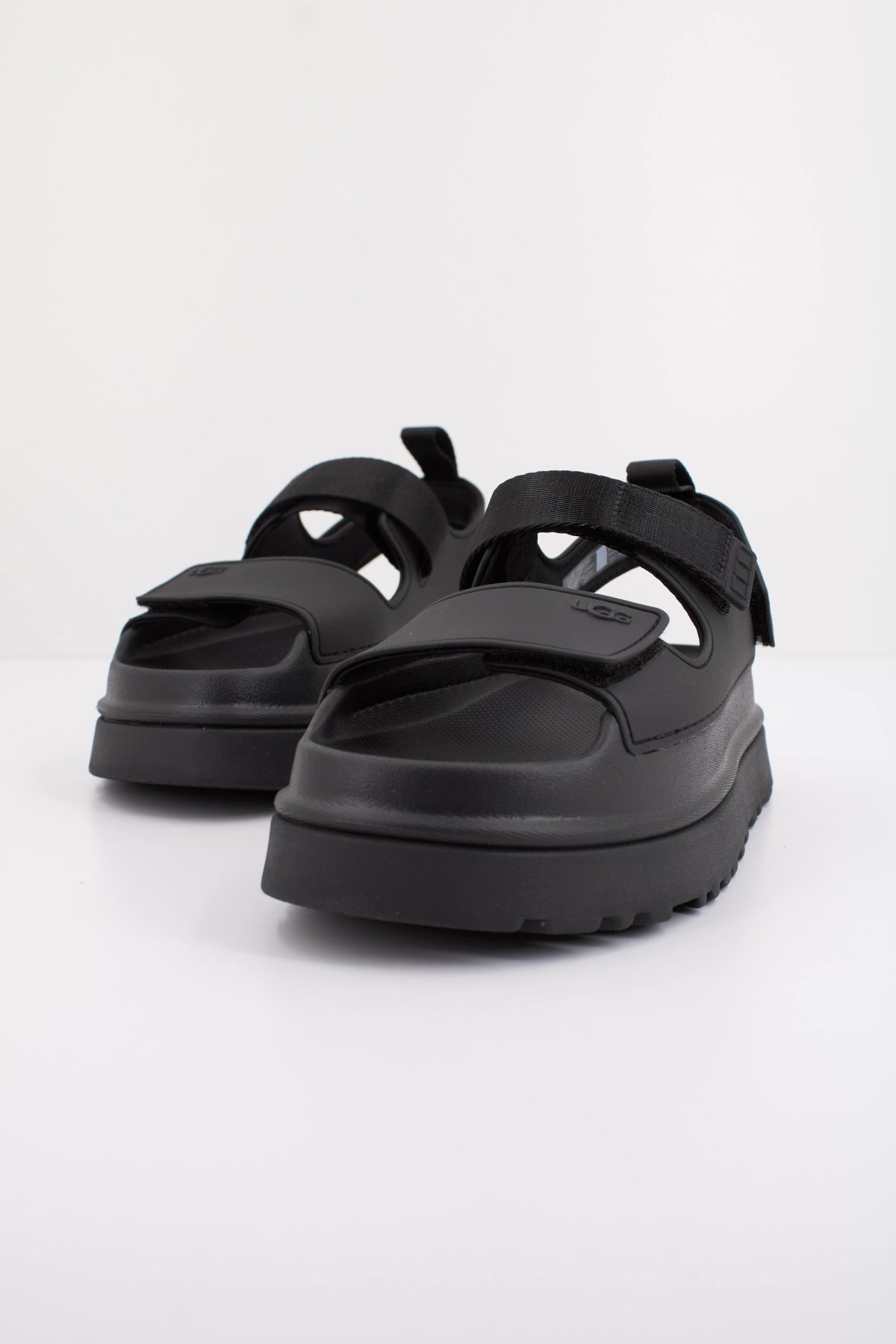 UGG W GOLDENGLOW en color NEGRO  (2)