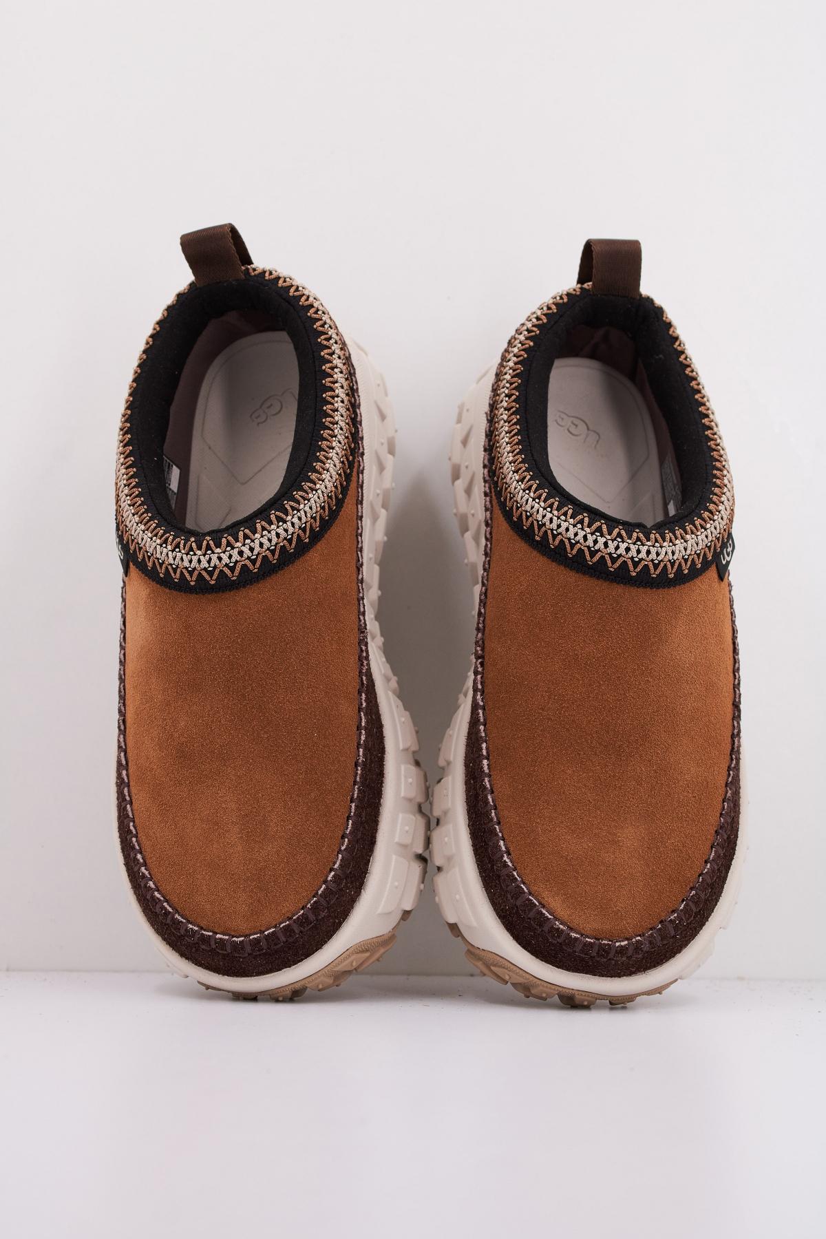 UGG W VENURE DAZE en color MARRON  (3)