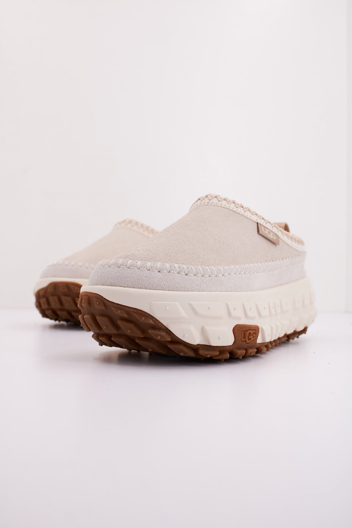 UGG W VENURE DAZE en color BEIS  (2)