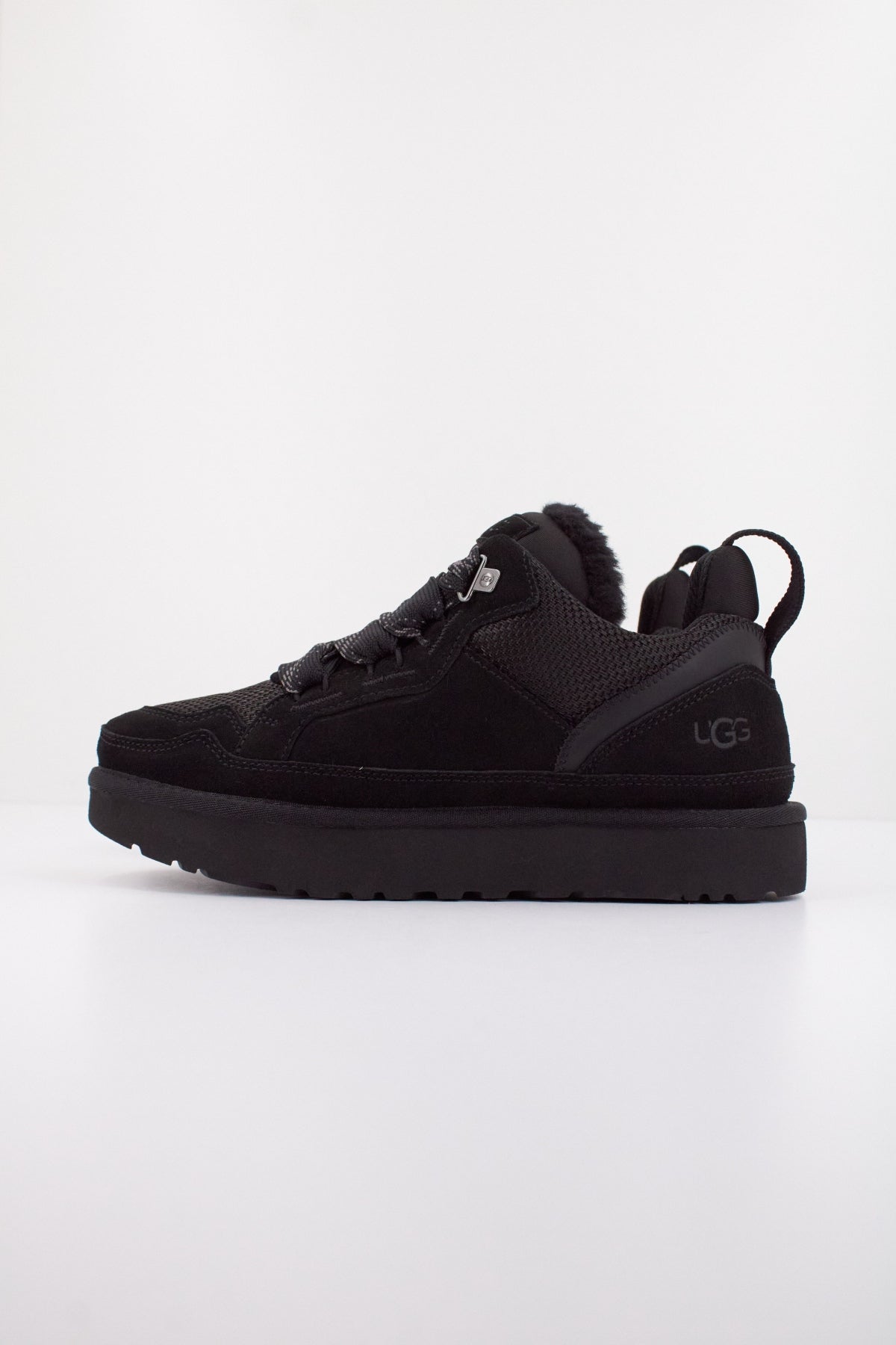 UGG W LOWMEL en color NEGRO  (1)