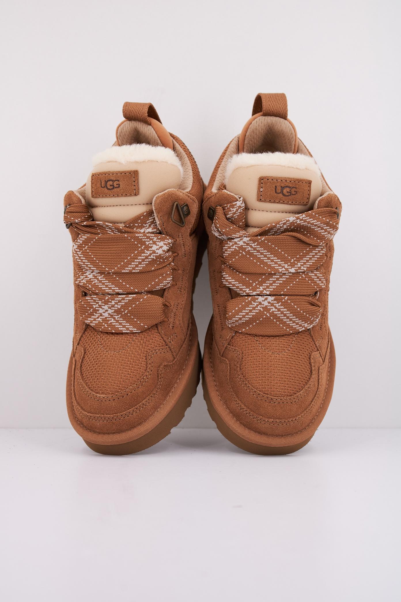 UGG W LOWMEL en color MARRON CLARO  (3)
