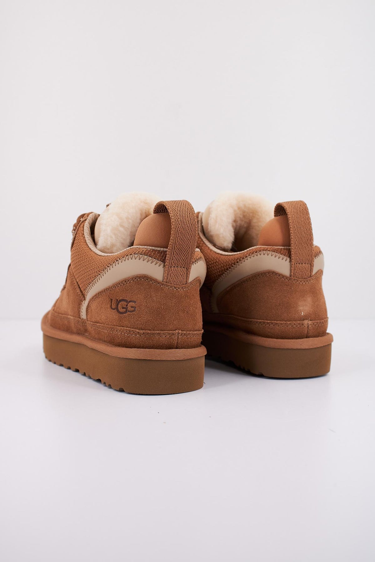 UGG W LOWMEL en color MARRON CLARO  (4)