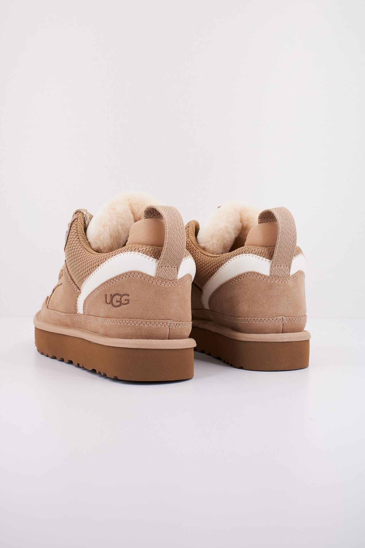 UGG W LOWMEL en color MARRON CLARO  (4)