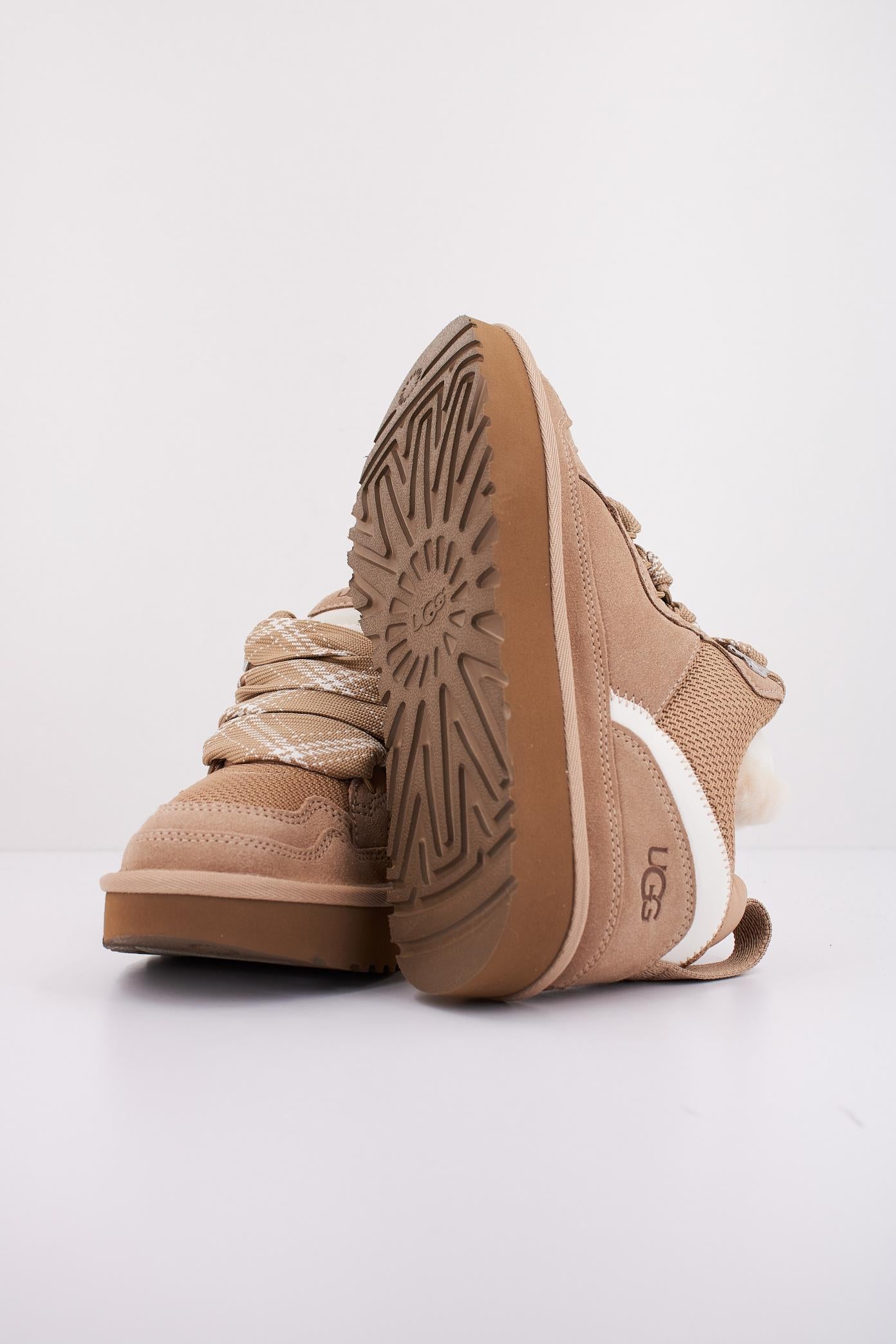UGG W LOWMEL en color MARRON CLARO  (5)