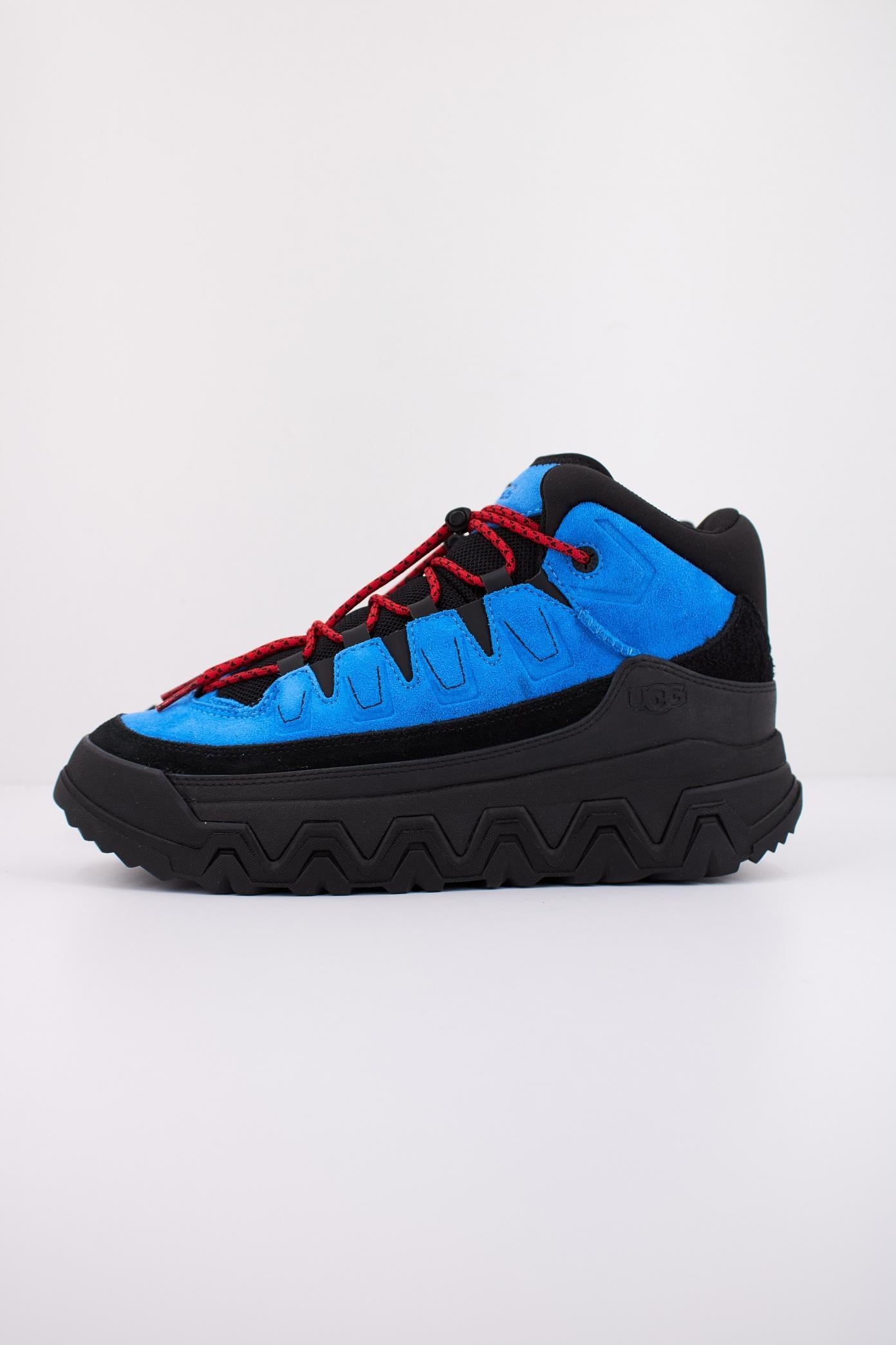UGG M CAPTRAIL LOW en color AZUL  (1)