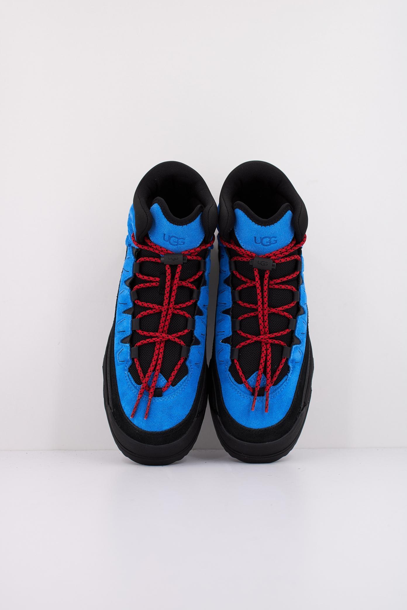 UGG M CAPTRAIL LOW en color AZUL  (3)
