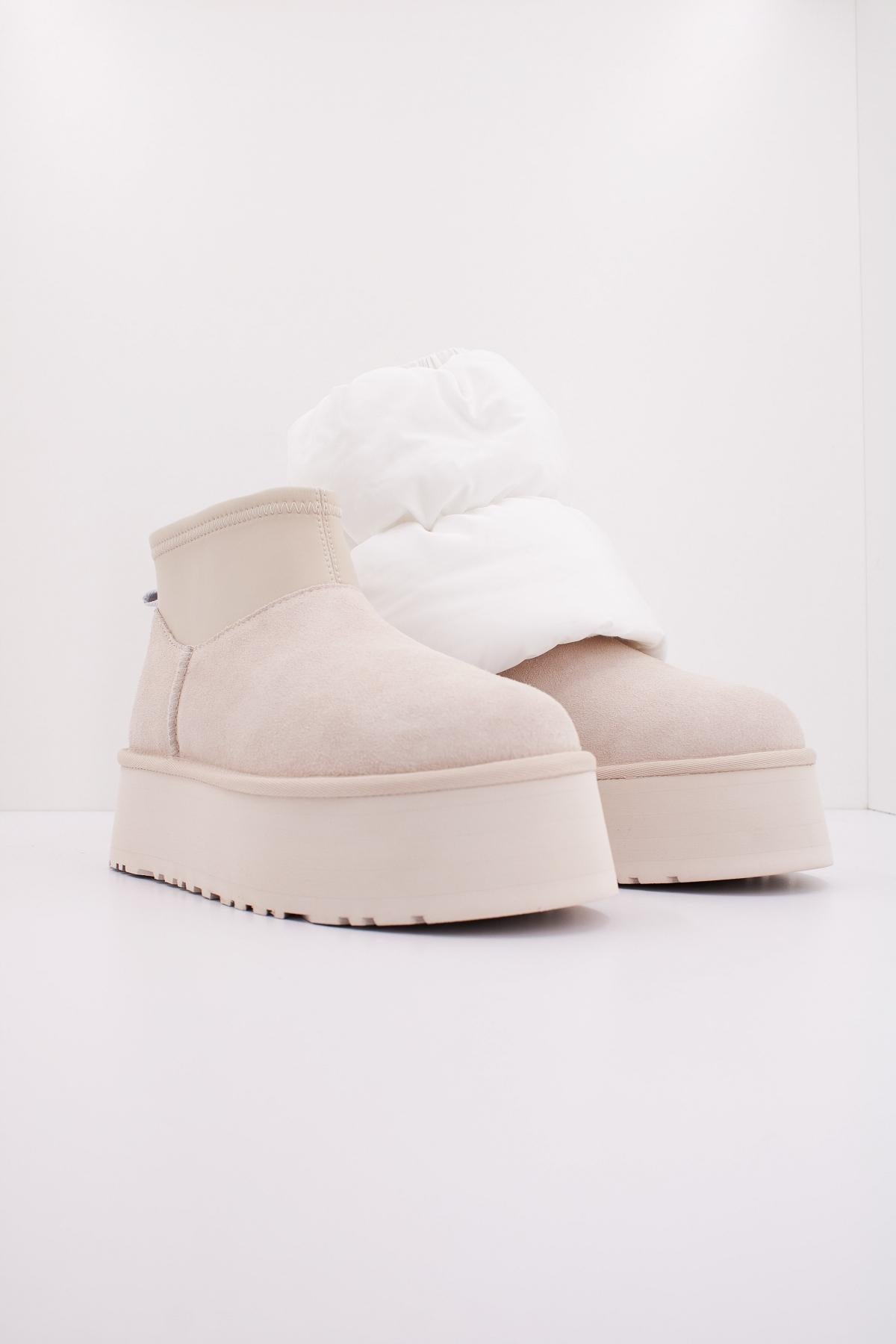 UGG W CLASSIC MINI DIPPER PUFF en color BLANCO  (2)
