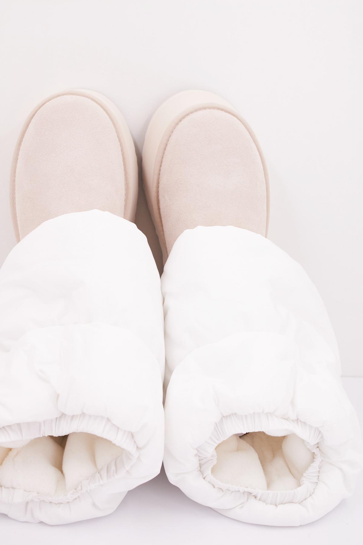 UGG W CLASSIC MINI DIPPER PUFF en color BLANCO  (3)