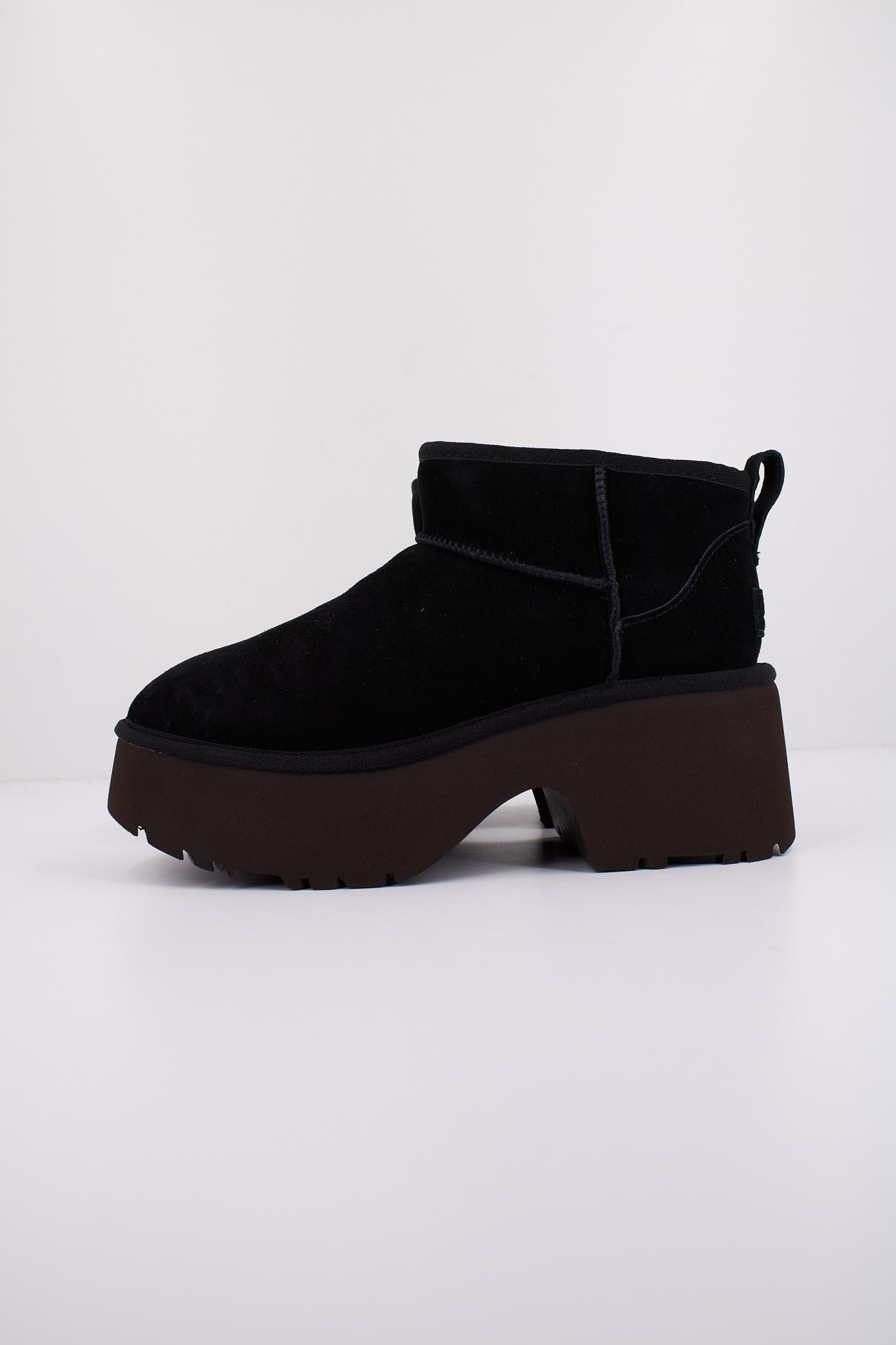 UGG CLASSIC ULTRA MINI NEW H en color NEGRO  (1)