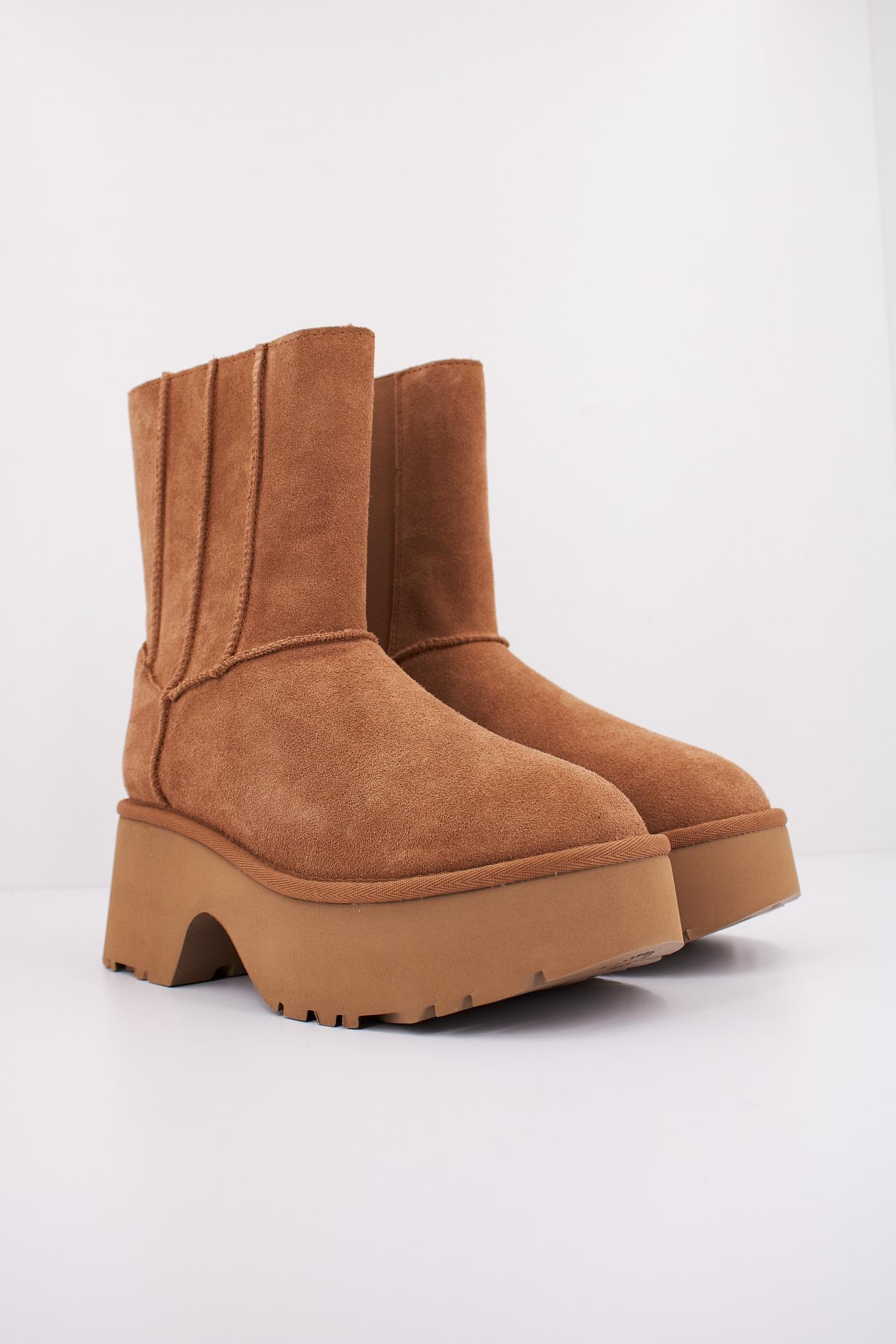 UGG W CLASSIC TWIN SEAM NEW HE en color MARRON  (2)