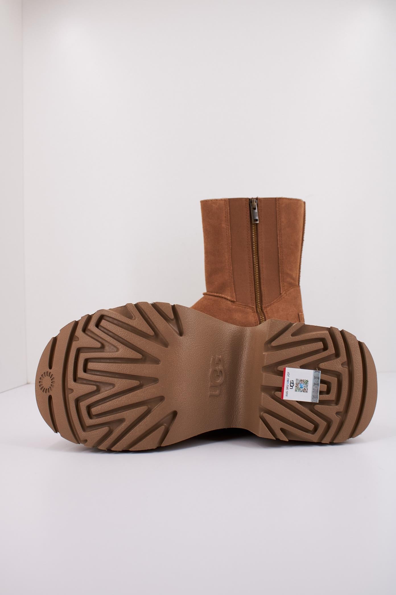 UGG W CLASSIC TWIN SEAM NEW HE en color MARRON  (5)