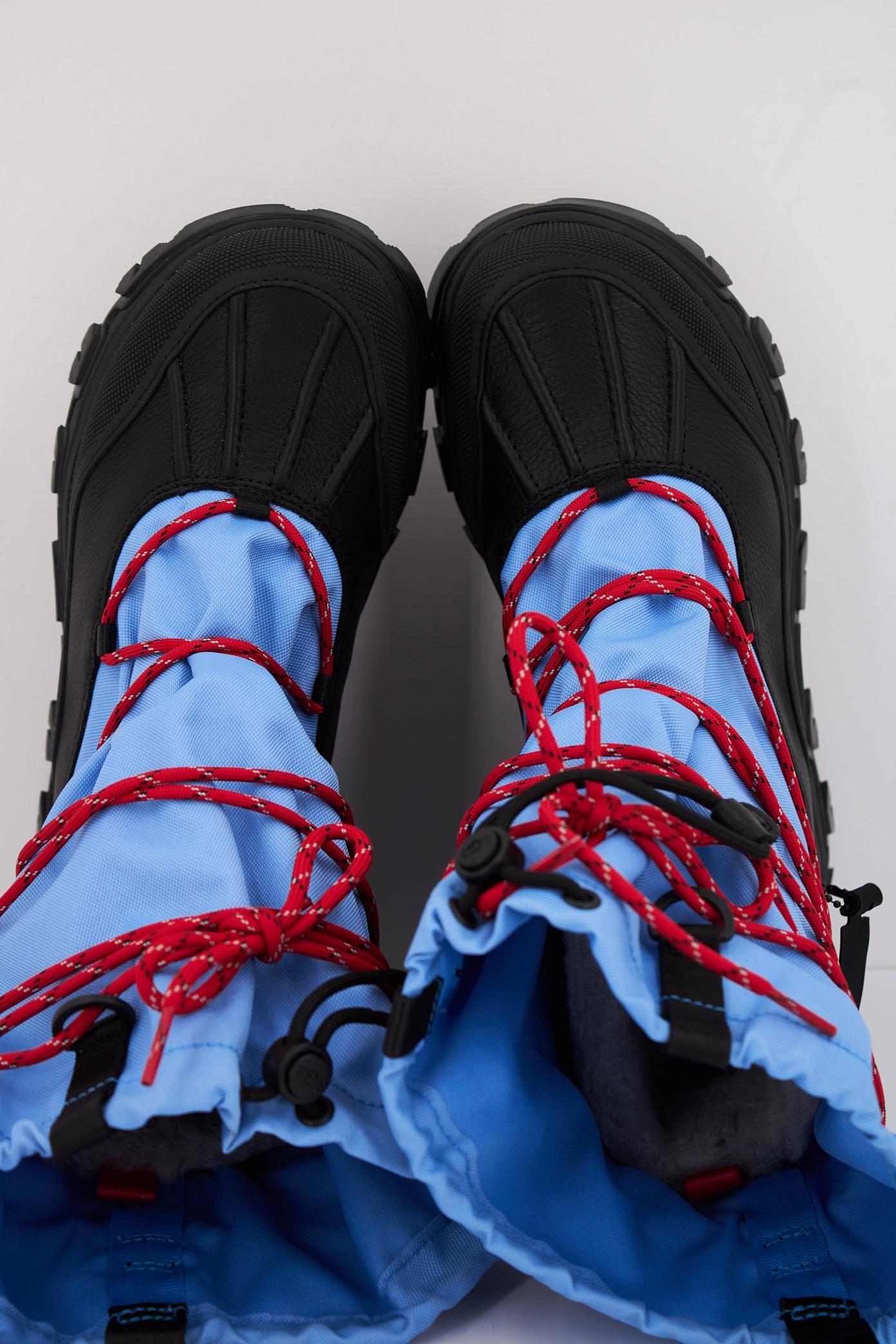 UGG W METROPEAK en color AZUL  (3)